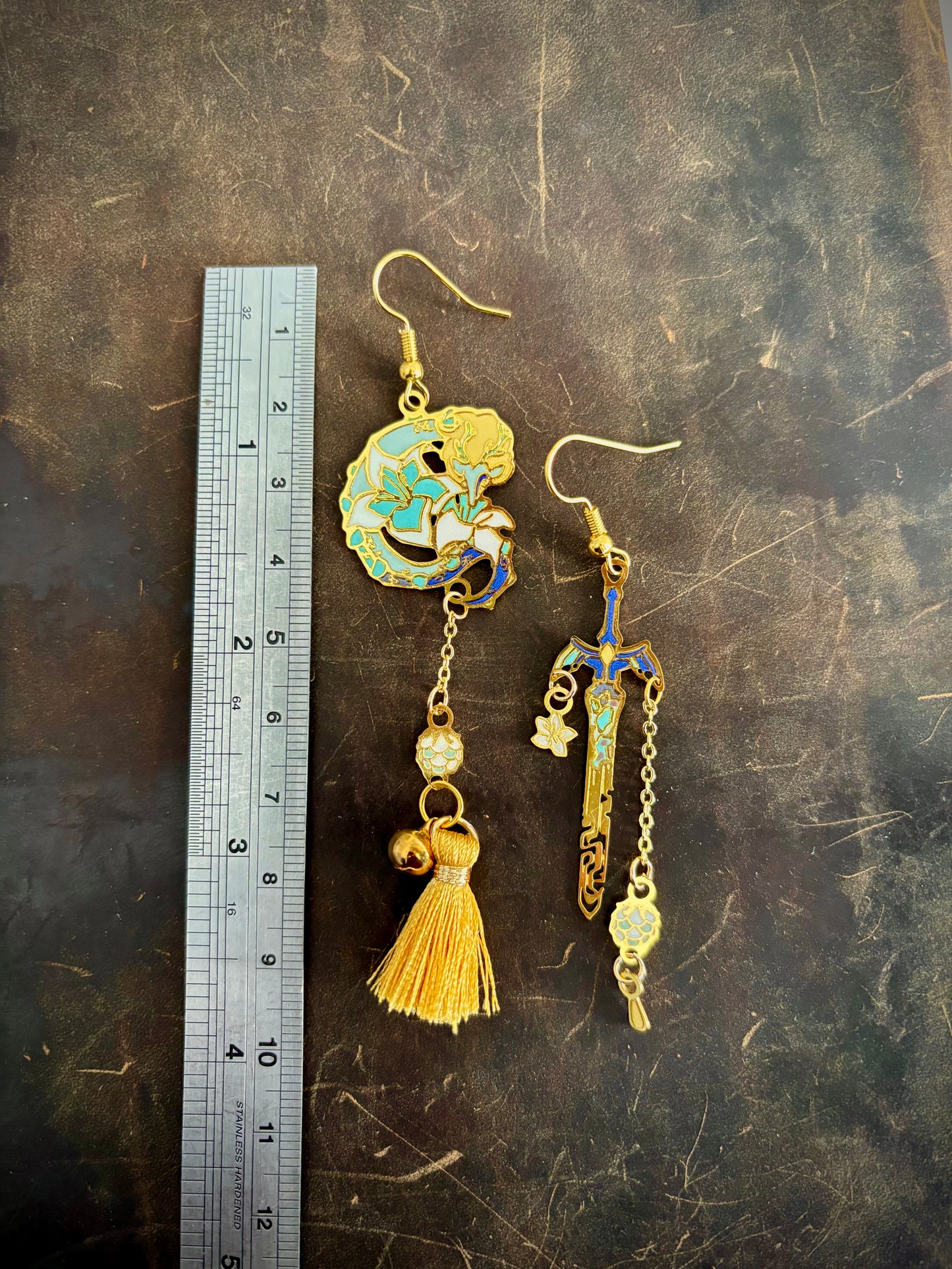 botw/totk inspired | Zelink | thin/light double sided enamel earrings
